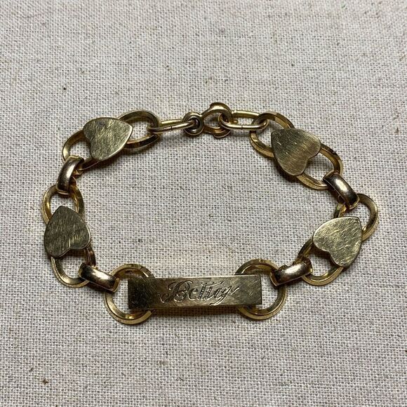 Jewelry - 💛 Vintage 14k Gold Filled “Betty” Name Plate Heart Bracelet
